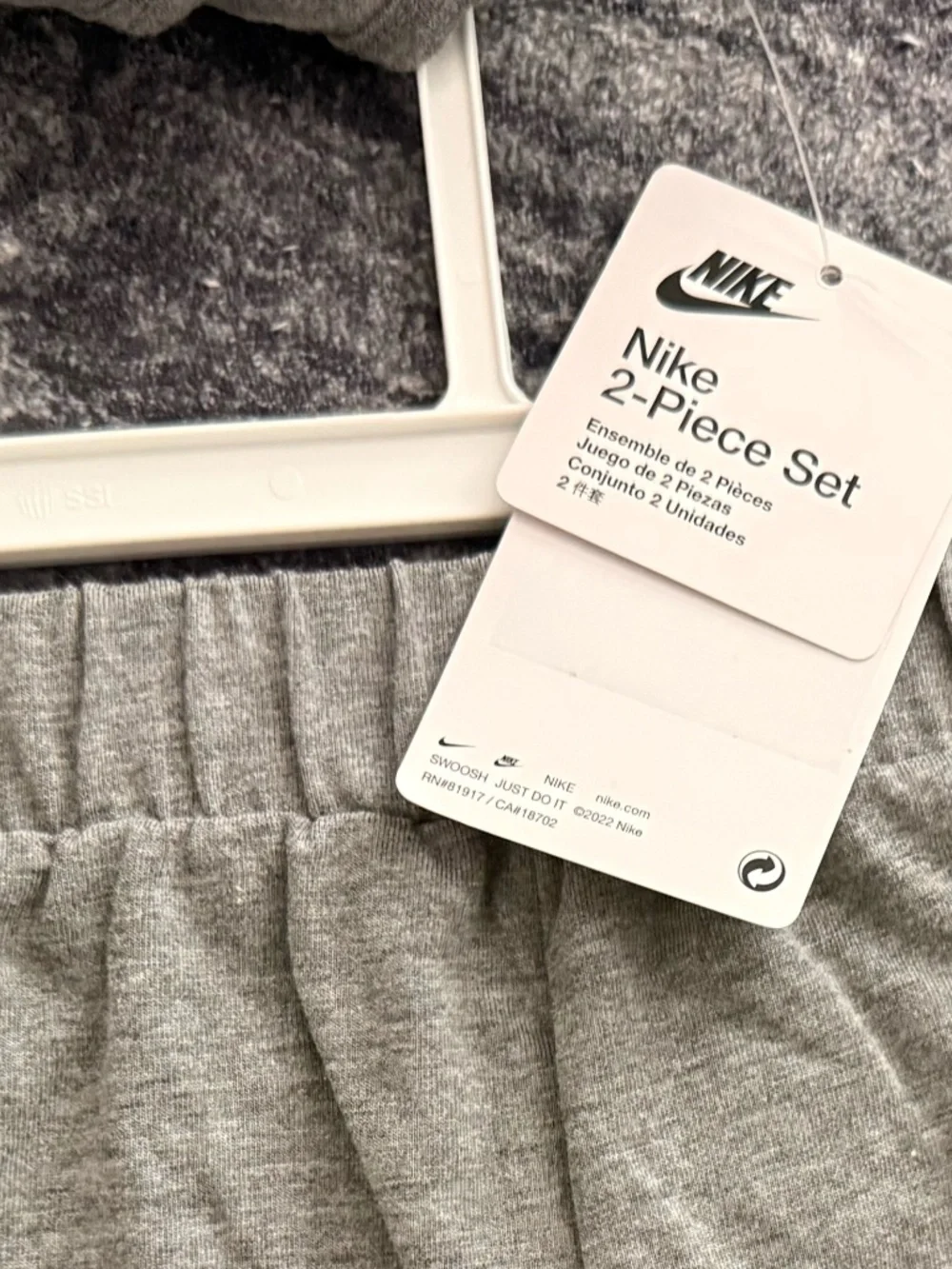 Nike Girls 2 Piece Carbon Heather Set